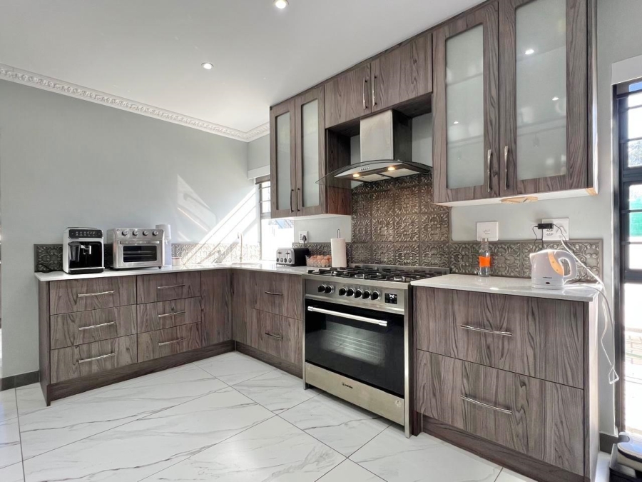 4 Bedroom Property for Sale in Wavecrest Eastern Cape